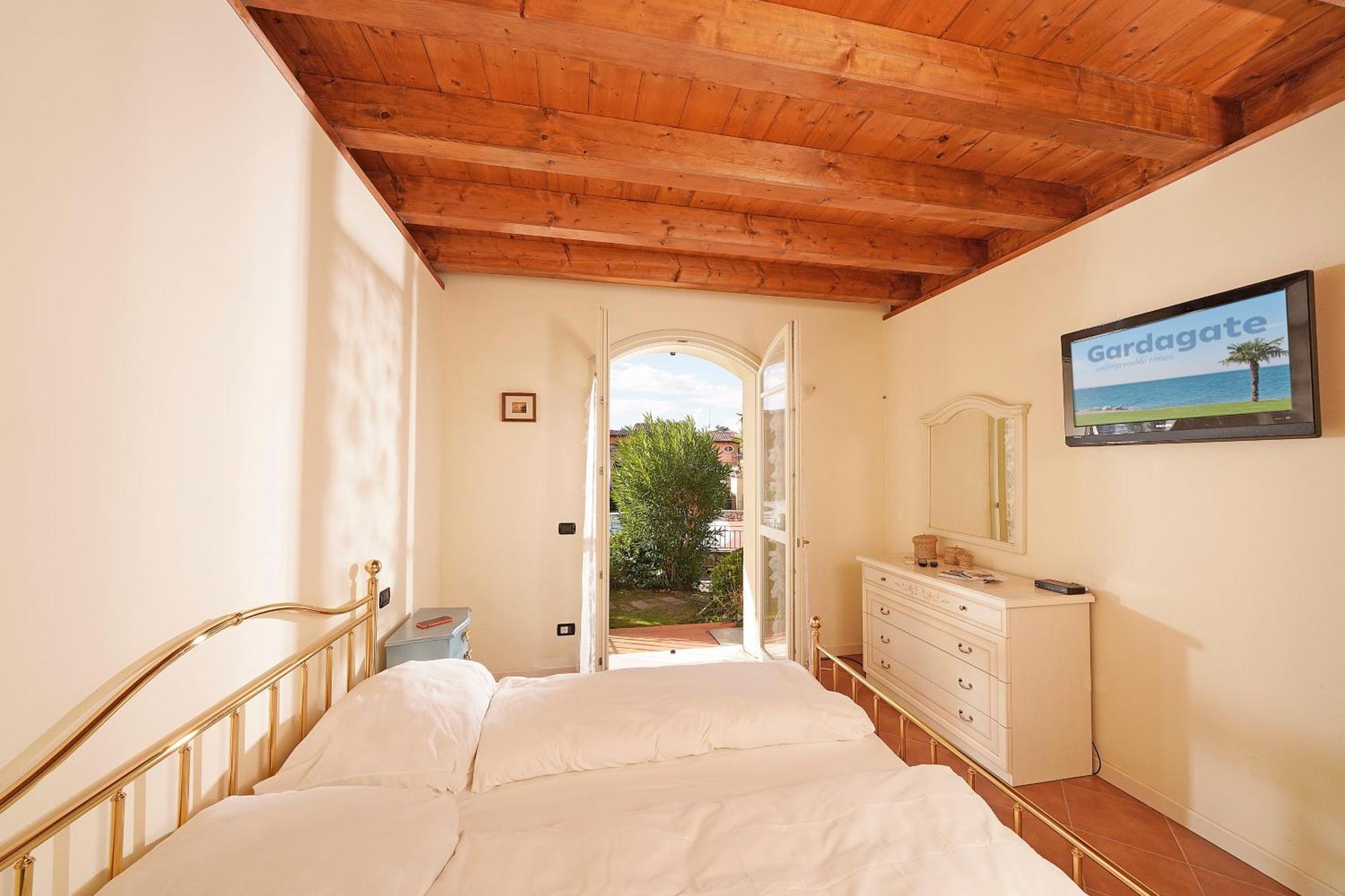 Appartamento Gardagate - Borgo Del Torchio Manerba del Garda Esterno foto